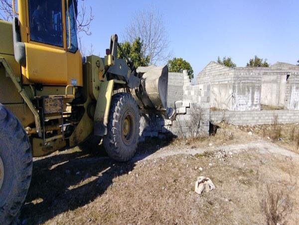 قلع و قمع ۱۲ تغییر کاربری غیرمجاز در عباس آباد