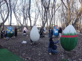 جشنواره تخم مرغ رنگی در محمودآباد برگزار شد