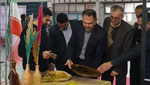 نخستین بازارچه و نمایشگاه نوروزی در محمودآباد برپا شد