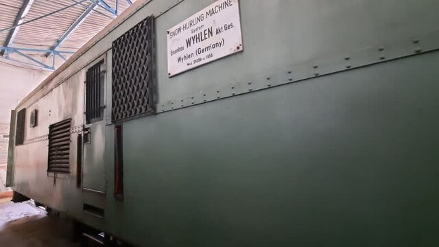 اینجا قطار یک شهر متحرک است