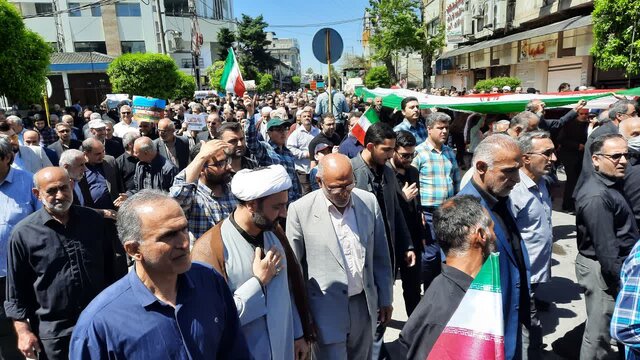 حمل پرچمهای فلسطین توسط دهه هشتادیهای آمل