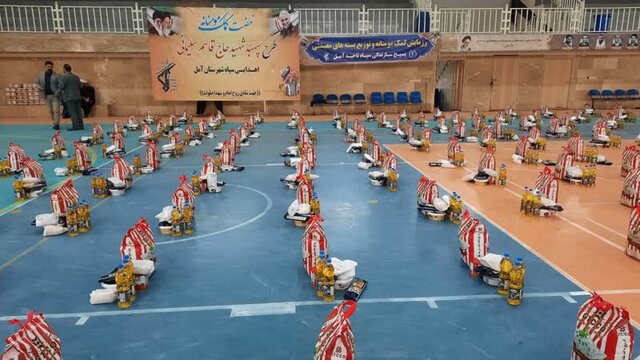 سپاه آمل ۲۸۰۰ بسته معیشتی میان نیازمندان توزیع کرد