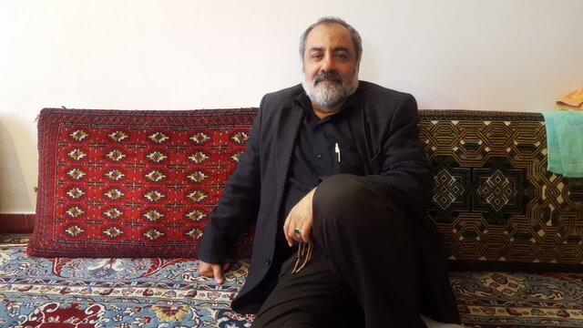خاطرات روزانه را طوری مینویسم که گویی از آیندگانم