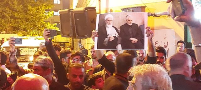 آیت الله سلیمانی از آبروی خود برای رفع مشکلات مردم هزینه میکرد