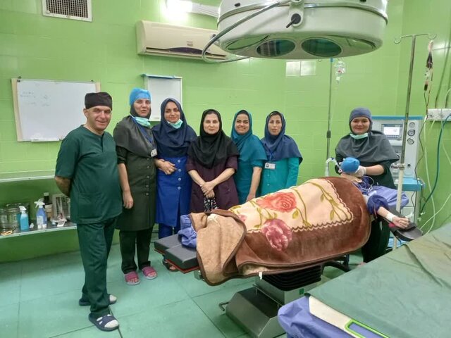 توده های شکمی ۱۰ کیلویی از شکم دوقلوهای آملی خارج شد