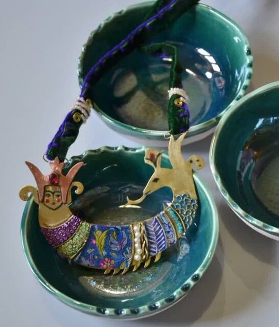 تصویرگر جهان قصههای ایرانی در زیورآلات مفهومی