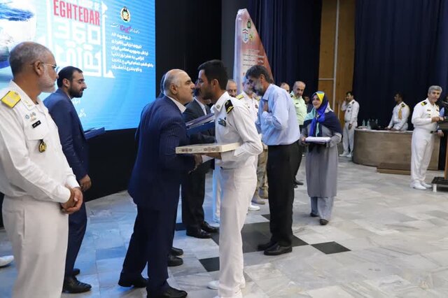 تجلیل از خانواده ها و کارکنان ناوگروه ۸۶ در نوشهر