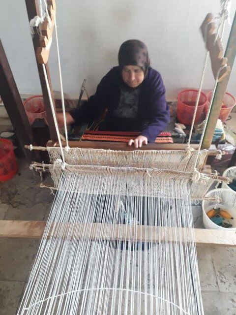 "جاجیم"، دست بافته ای بدون گره بر تار و پودی از مهارت و عشق