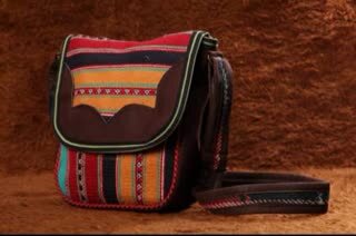 "جاجیم"، دست بافته ای بدون گره بر تار و پودی از مهارت و عشق