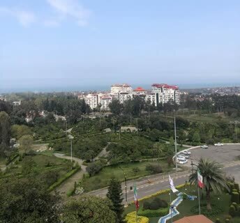 یک باغ و دو هوا