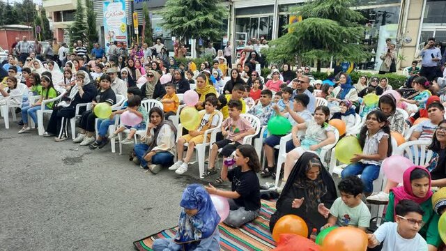 کاروان تماشاخانه سیار کودک و نوجوان با "کلاغ بلا" به آمل رسید