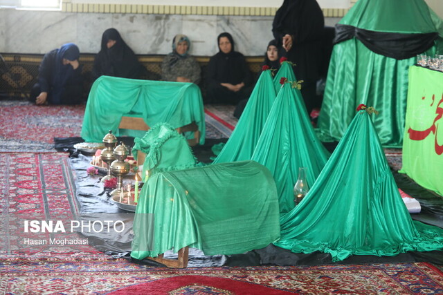 زمزمه لالایی رباب درگوش شیرخوارگان حسینی