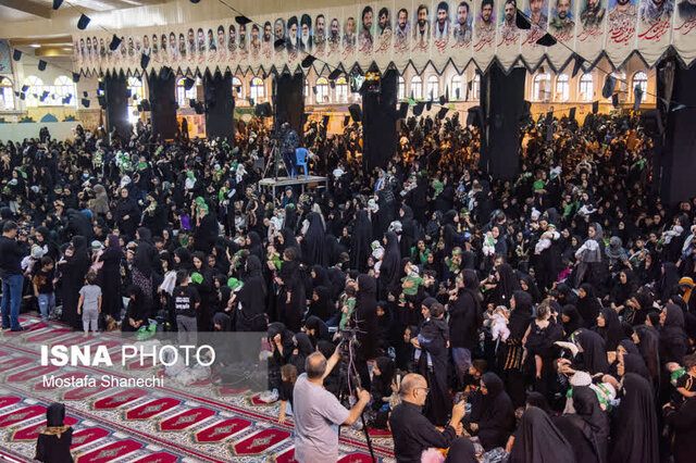 زمزمه لالایی رباب درگوش شیرخوارگان حسینی