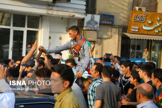 طلای جهان بر گردن کشتی‌گیر نوجوان مازندرانی