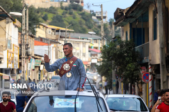 طلای جهان بر گردن کشتیگیر نوجوان مازندرانی