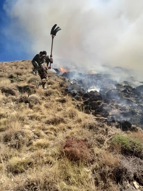 حدود ۶ هزار از مراتع روستاهای "حطر و چل" در بخش بلده دچار حریق شد