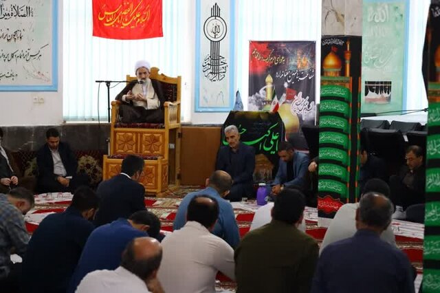 قوای سهگانه بر اساس حق رفتار کنند