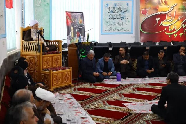 قوای سهگانه بر اساس حق رفتار کنند