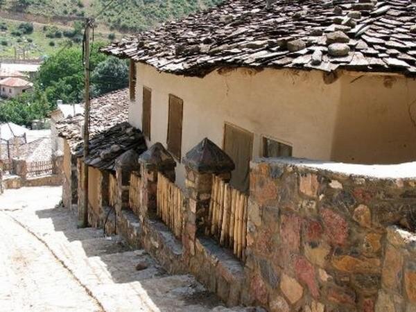 کندلوس، روستایی شانه به شانه تاریخ