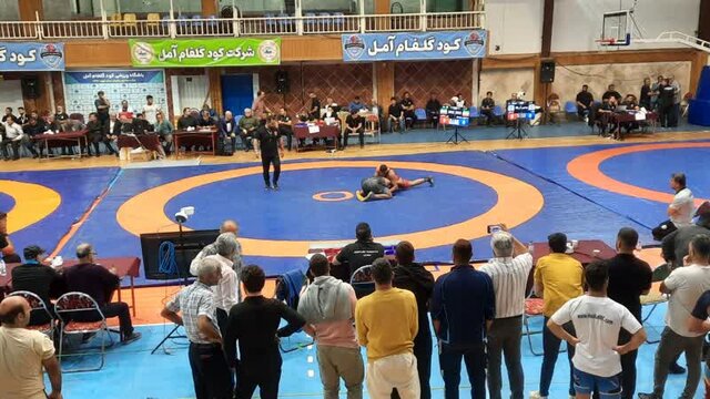 جام قهرمانی نخستین مدال آور طلایی کشتی آمل، از آن قائمشهریها شد