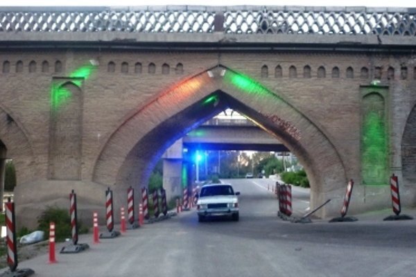 ضربه خودروها بر تاریخ بابل/ آسیب دیدن پیکر پل محمدحسن خان