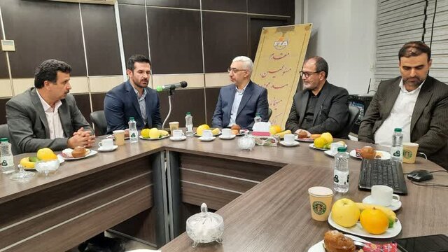 سهیم کردن مردم در سرمایه گذاریهای واقعی از اهداف سازمان بورس است