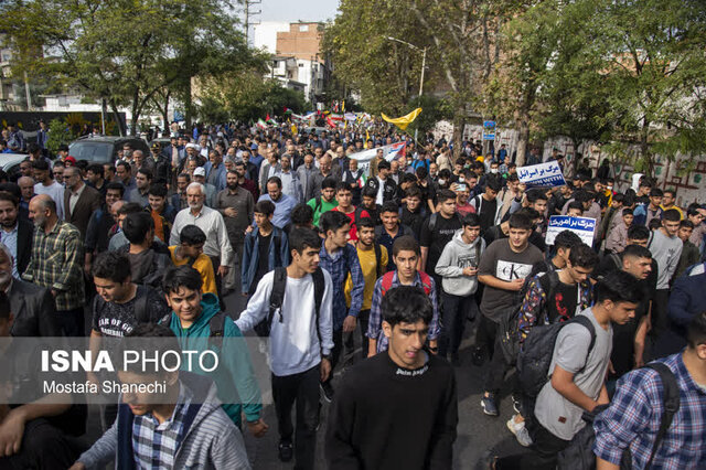 یومالله ۱۳ آبان یادآور خیزش ملت و جوانان غیور و ولایت مدار ایران اسلامی