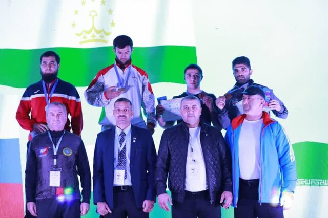 استقبال آملیها از مدالآور مسابقات جهانی کشتی سنتی