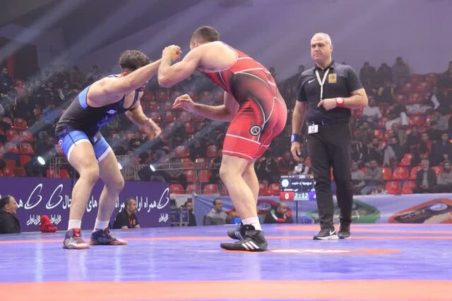 فینالیستهای سه وزن دوم مسابقات کشتی آزاد بزرگسالان کشور مشخص شد