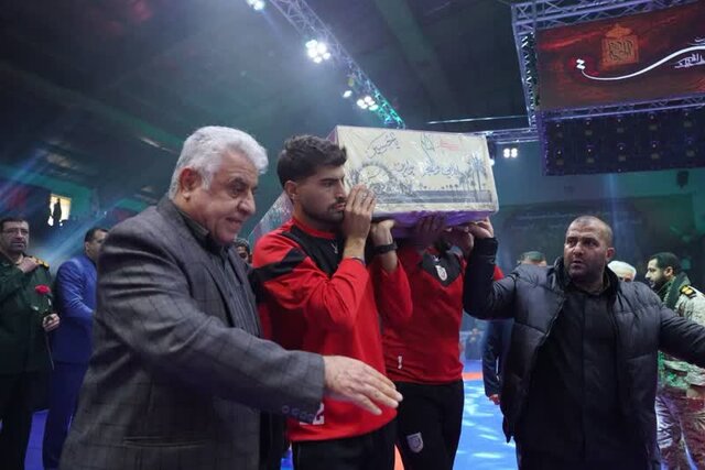 ادای احترام گوش شکستهها به قهرمان وطن/ اهدای مدال طلای کشتی ارتشهای جهان به شهیدگمنام