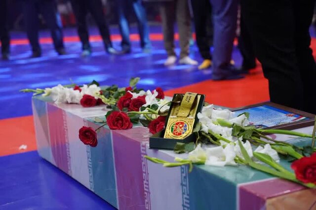 ادای احترام گوش شکستهها به قهرمان وطن/ اهدای مدال طلای کشتی ارتشهای جهان به شهیدگمنام ادای احترام گوش شکستهها به قهرمان وطن/ اهدای مدال طلای کشتی ارتشهای جهان به شهیدگمنام