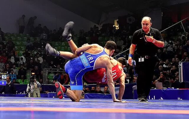 عکس تزیینی است احتمال انتخاب مومنی برای مسابقات کشتی قهرمانی جهان/ پایان حضور اطری در تیم ملی؟