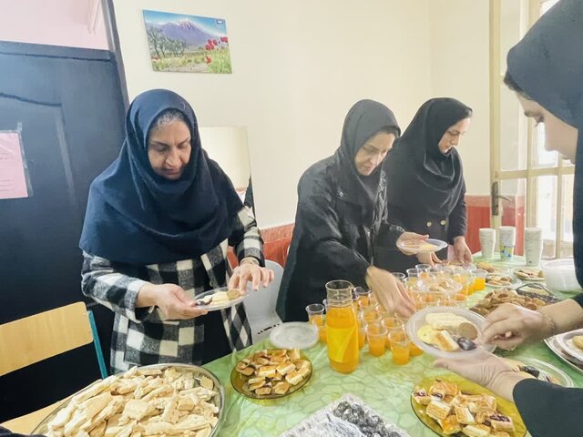 رسم عاشقی دانش آموزان توانخواه آمل برای بانوی آب و آیینه