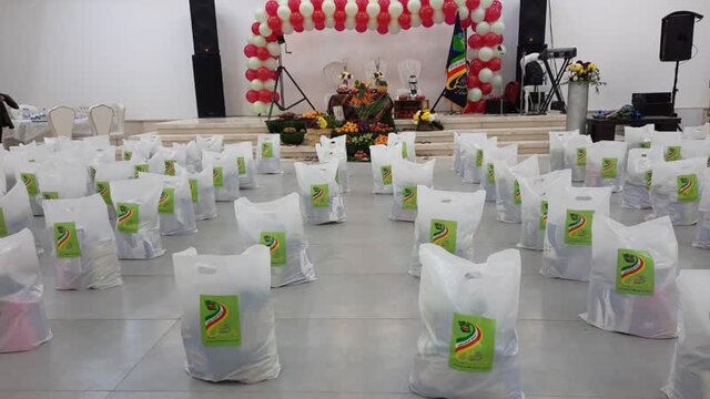 سازمان خیریه آبشارعاطفههای آمل ۳۰۰ بسته یلدایی به نیازمندان اهداء کرد