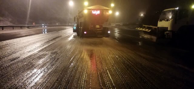 آماده باش راهداران در جادههای زمستانی سوادکوه