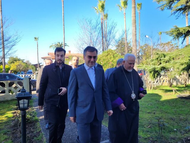 دیدار استاندار مازندران با رییس شورای خلیفهگری ارامنه کاتولیک ایران در شهرستان نور