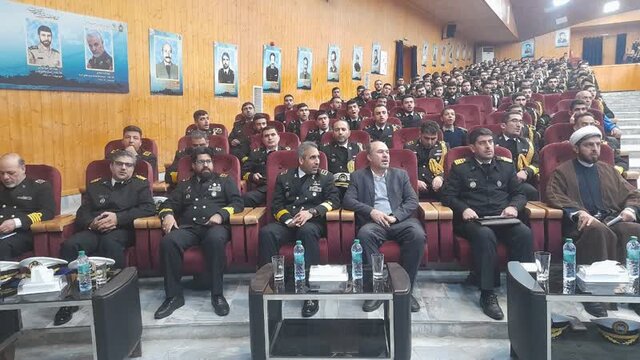 لزوم تقویت ویژگیهای فرهنگی و معنوی همراه با آموزش برای دانشجویان افسری