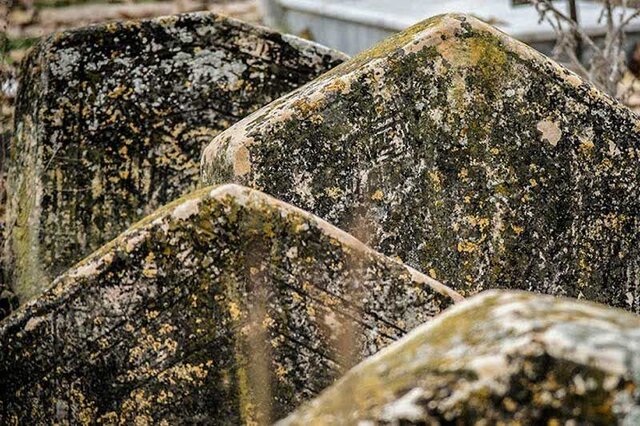 "سفید چاه"، گورستانی پر رمز و راز