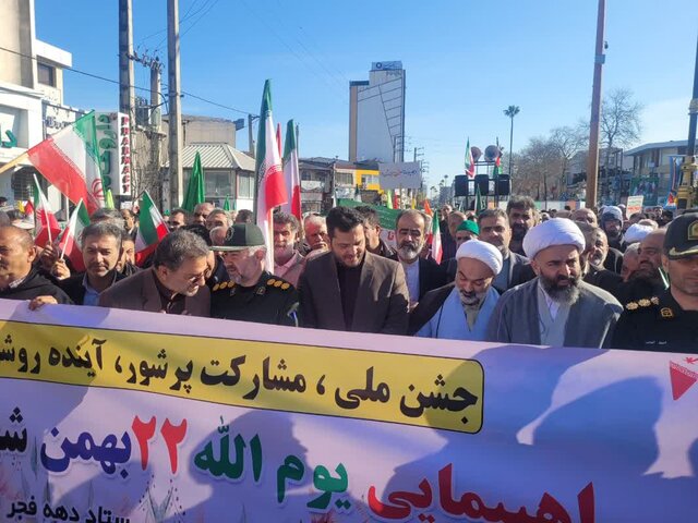 شکوه همدلی مردم شهرستان نور در ۲۲ بهمن