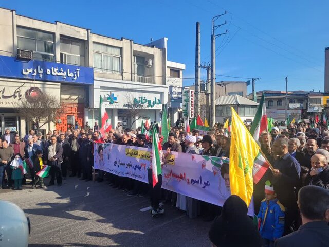 شکوه همدلی مردم شهرستان نور در ۲۲ بهمن