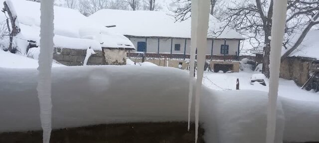 عکس از: مهرعلی رهنما بارش سنگین برف، روستاهای سوادکوه را از دسترس خارج کرد