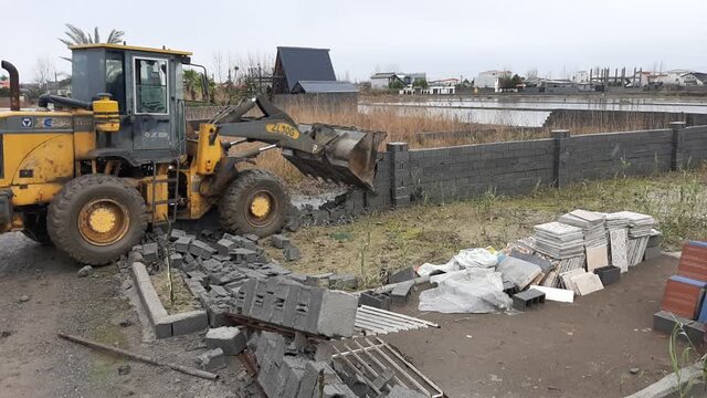 ۲۱ تغییر کاربری غیرمجاز در محمودآباد قلع و قمع شد