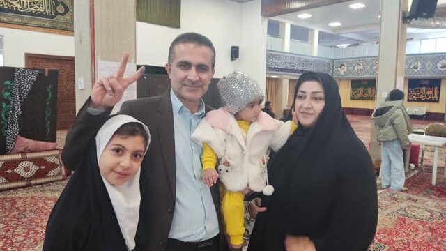 حضور پر شور و شعور مردم شهرستان نور در پای صندوقهای رای