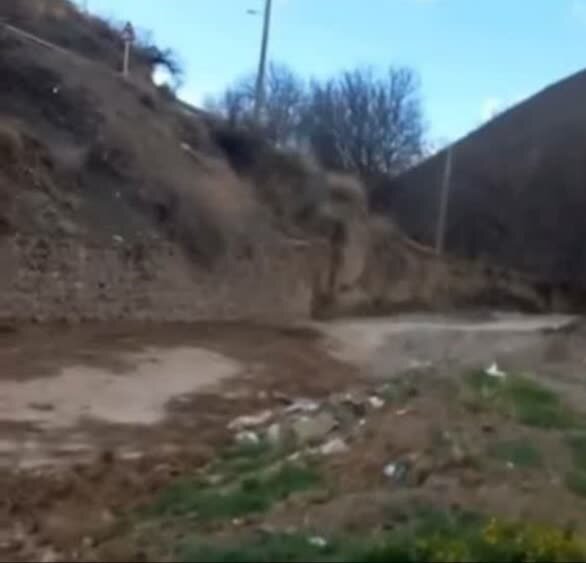 وقوع سیل در محور خطیرکوه شهرستان سوادکوه