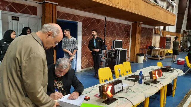 ذوب آهن اصفهان با حذف کاله مازندران به نیمه نهایی لیگ برتر بسکتبال صعود کرد