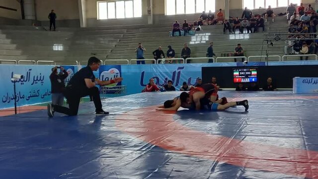 نفرات برتر پنج وزن نخست مسابقات بینالمللی کشتی جام موحد مشخص شدند