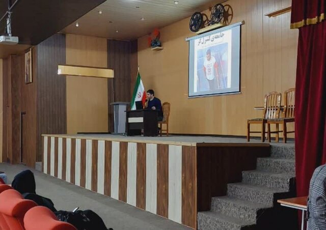 نخستین کارسوق سواد رسانهای ویژه دانش آموزان درآمل برگزار شد