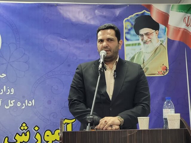 معلمان مدیران تراز انقلاب تربیت کنند