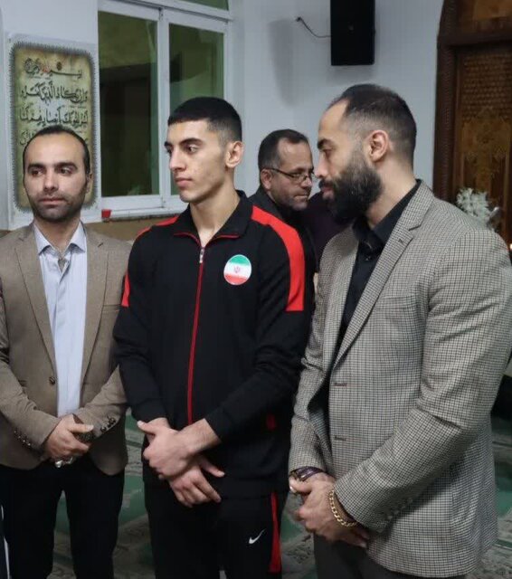 ورزشکارملی پوش مازندرانی مدالهای ورزشی خود را به رئیس جمهور شهید تقدیم کرد