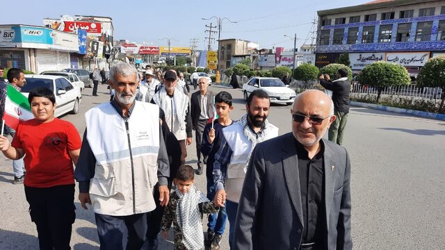 نخستین کاروان پیاده مازندران از آمل به مرقد امام خمینی اعزام شد